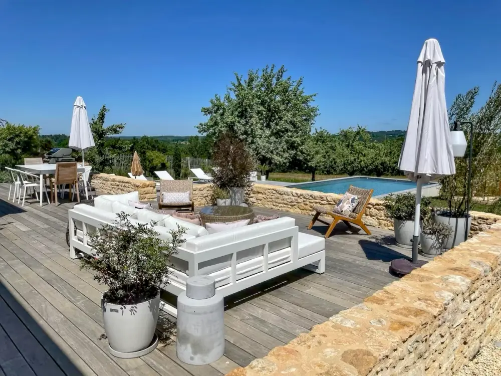 Terrasse du gîte Les Charmes des Maisons de Salon pour 6 personnes